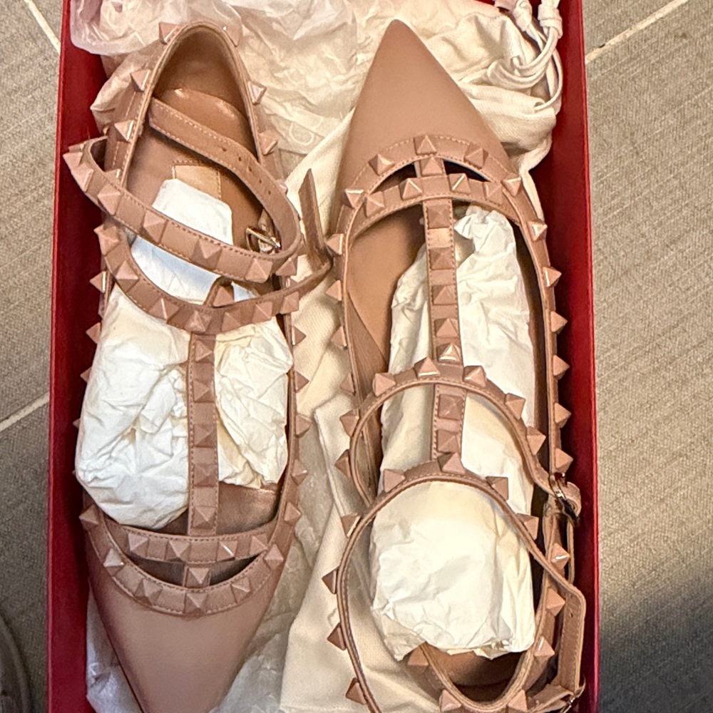 Valentino Garavani Blush Studded Flats